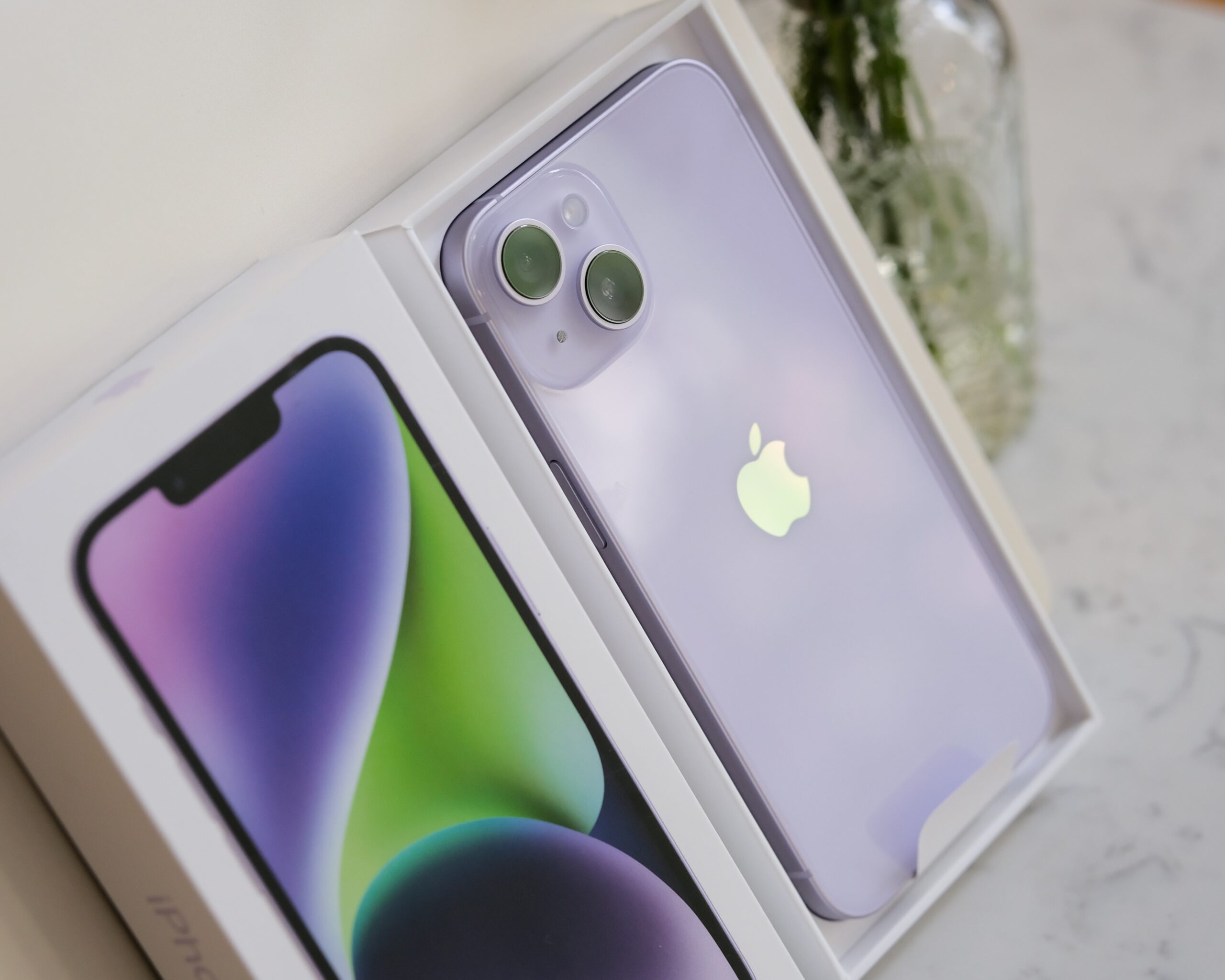 Apple iPhone 15 Purple